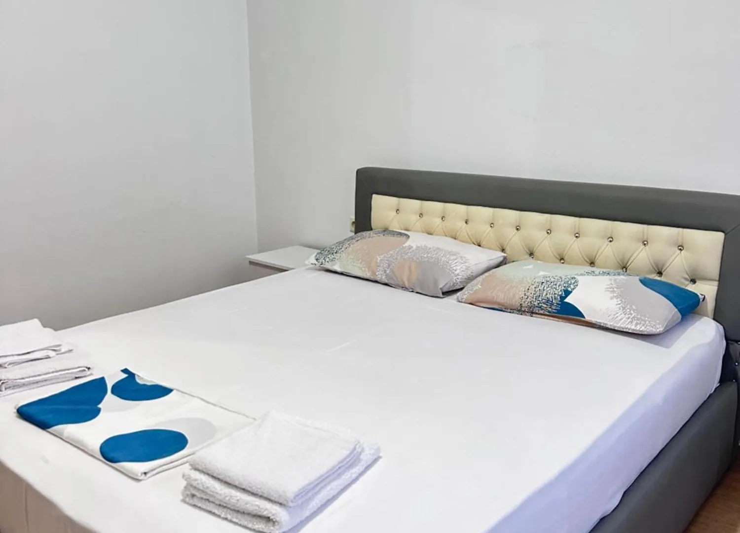 Roi Apartament Sarandë 0*,  Albanien